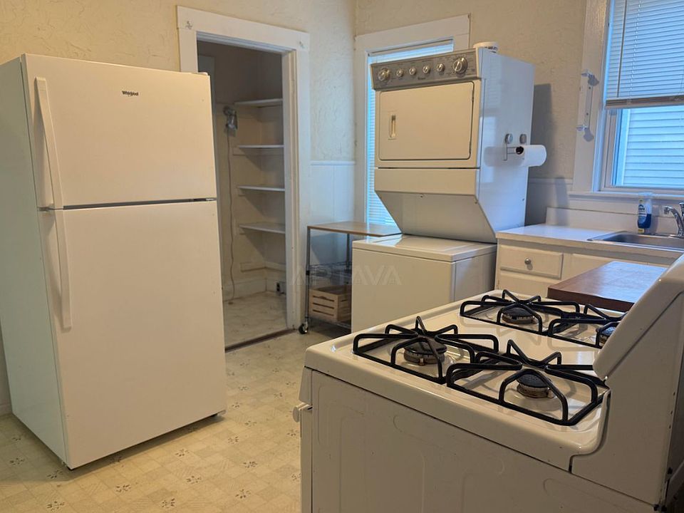 1st image of 28 Burnham St #6