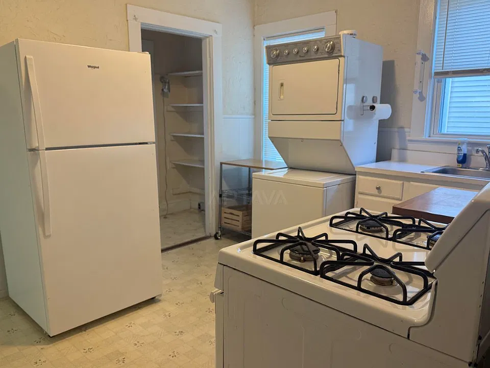 28 Burnham St #6