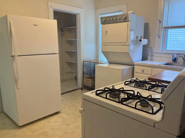 28 Burnham St #6, Somerville, MA 02144