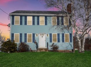 8 Harborview Rd, Hull, MA 02045