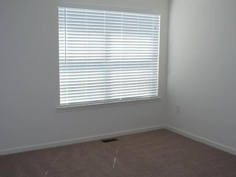 40 Autumn Ln — Photo 19