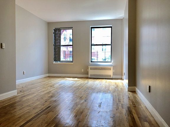 2nd image of 131 W 112th St APT 3A