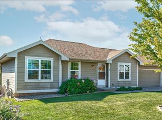 211 Hickory Ridge Ln, Glenwood, IA 51534