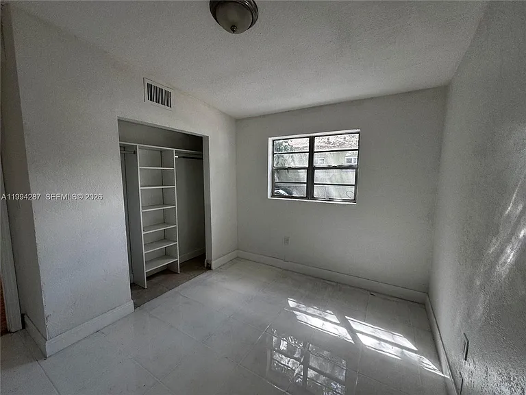 1950 Washington Ave #2 — Photo 5
