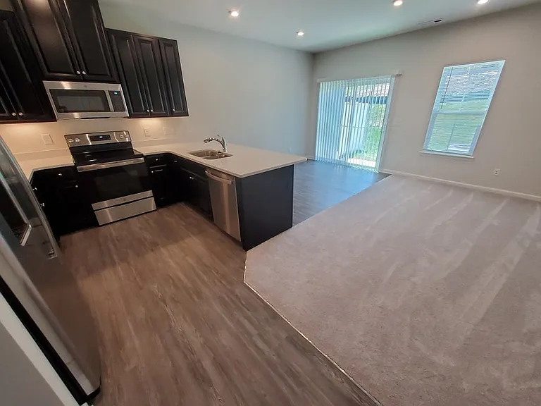 437 Killarney Park — Photo 3
