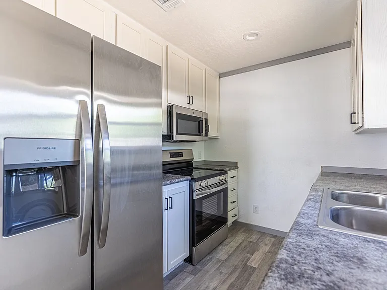 193 Live Oaks St #1 — Photo 10