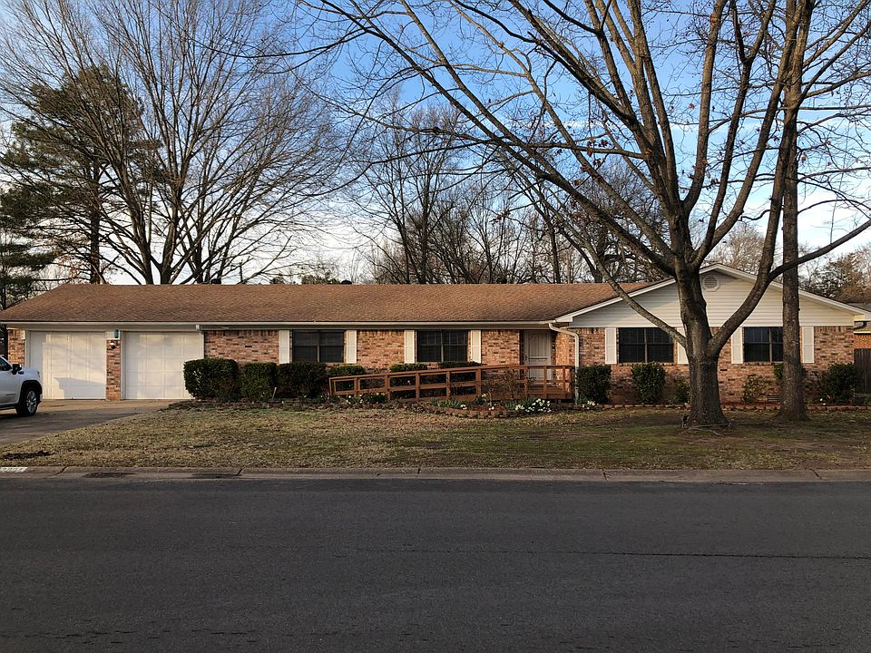1st image of 2804 W D St