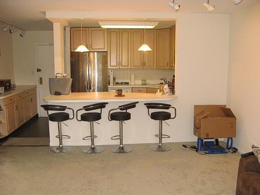 3rd image of 3930 N Pine Grove Ave APT 313