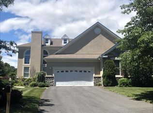 2 Drake Ln, Chester, NJ 07930