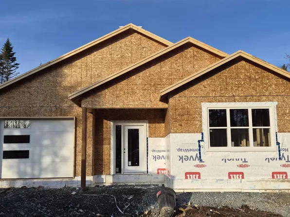 102 Moonlight Dr, Mount Uniacke, NS B0N 1Z0