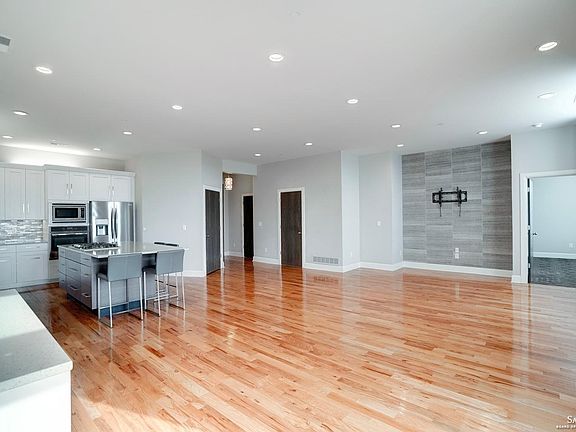 2nd image of 2035 E Iron Ave Ste 304R