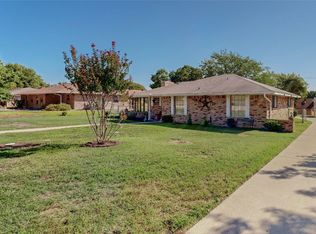 124 Hillside Ln, Desoto, TX 75115