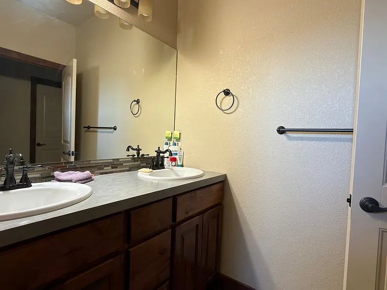 296 Sloan Dr — Photo 28
