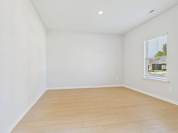 3rd image of 155 Clift Creek Dr