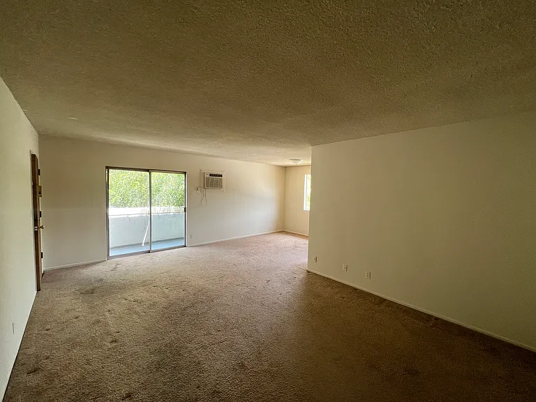 1721 Huntington Dr #K — Photo 7