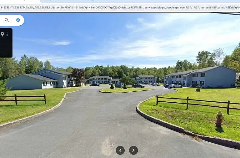 10 Manor Apartments #C2 — Photo 1