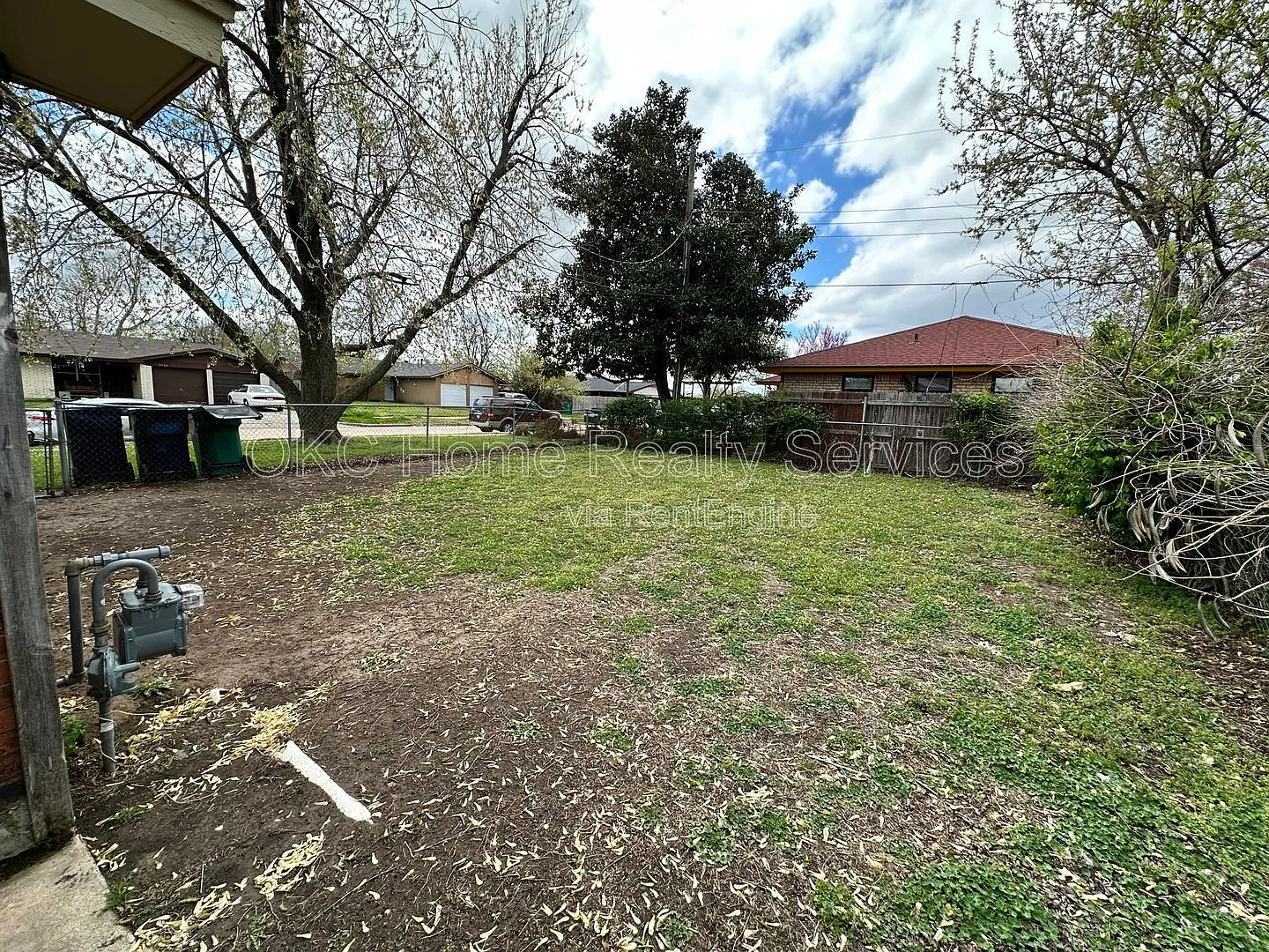 3 bed, 2.0 bath, 975 sqft, $1,295 — Photo 4