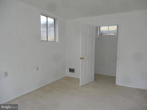 4th image of 4104 Denfeld Ave
