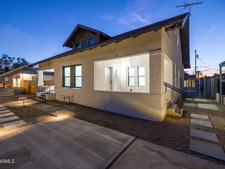 326 N 17th Dr — Photo 93