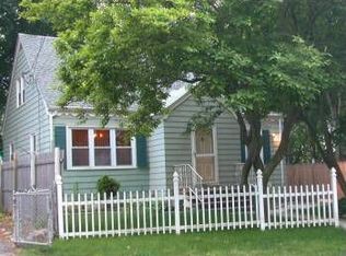 25 Woodlawn Ave, Bridgeport, CT 06606