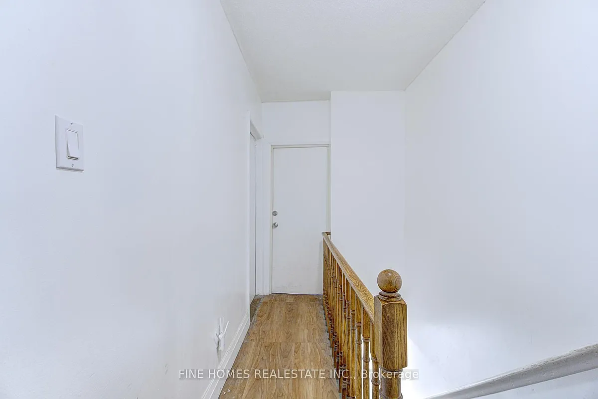 Building Photo - 1762 Keele St #5