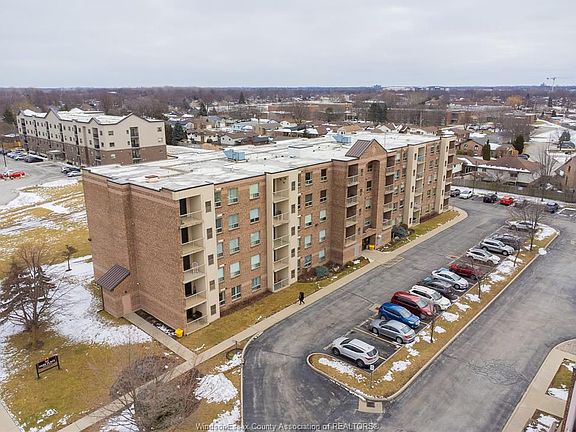 2nd image of 8335 Wyandotte St E #305