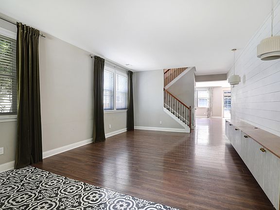 3rd image of 632 Steedmont Dr