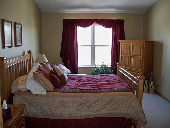 5th image of 104 Clayburn Dr