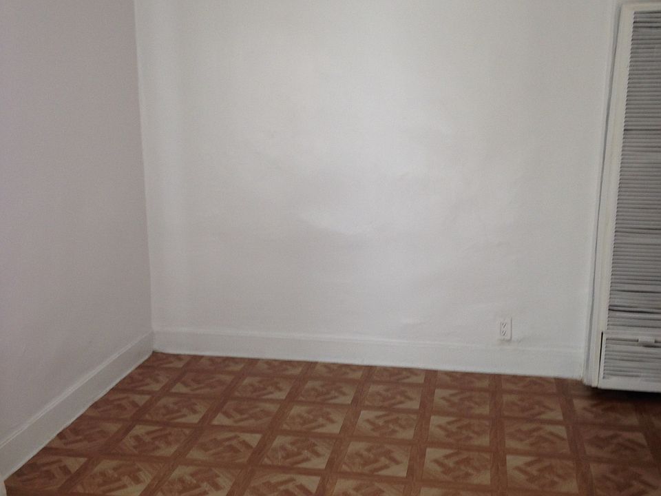 2nd image of 4516 S Normandie Ave