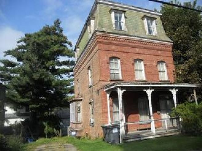 2nd image of 93 Main St