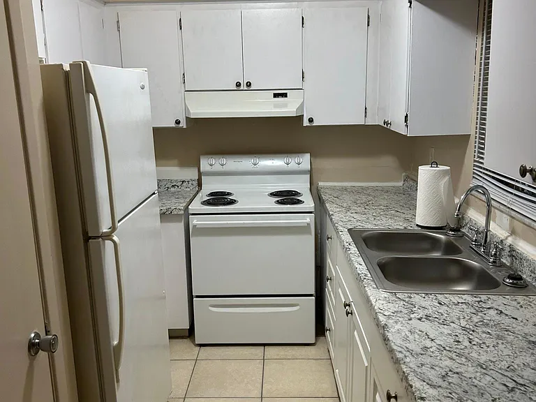 7025 Hibiscus Ave S #3 — Photo 7