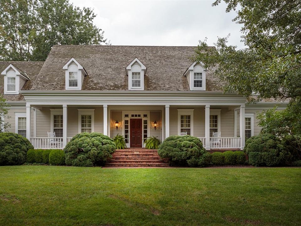 1st image of 1933 Lakes Edge Dr
