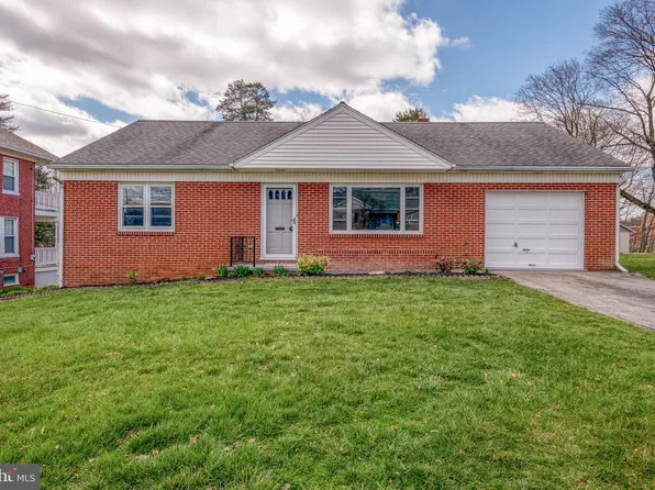 556 S Pine St, Red Lion, PA 17356