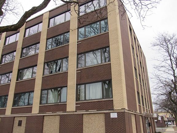 2nd image of 5915 W Gunnison St