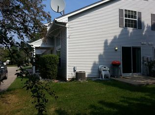 213 Acorn Dr, Streamwood, IL