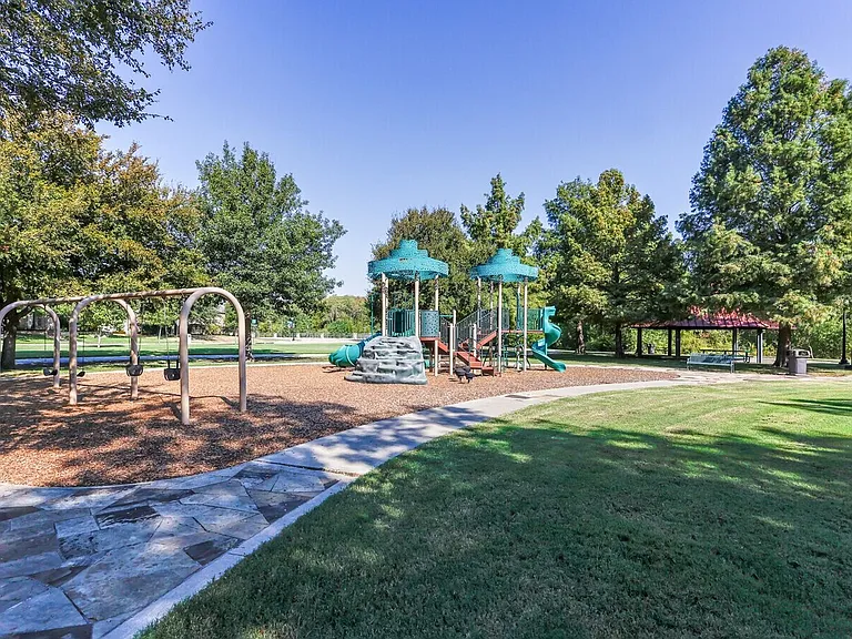 2505 Hunters Run Dr — Photo 51