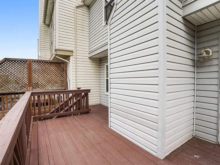 423 McDaniel Dr — Photo 29
