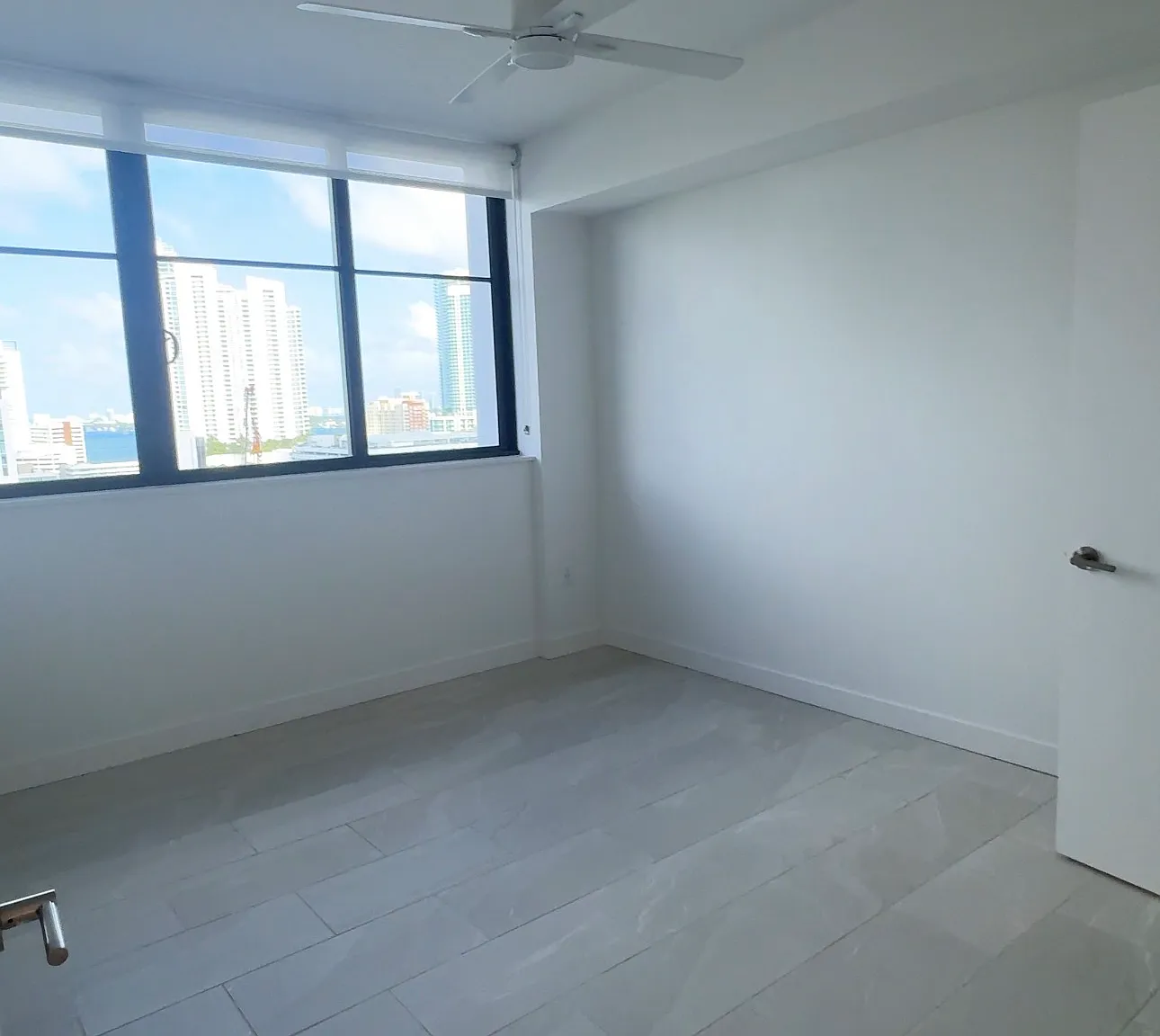 1 bed, 754 sqft, $2,656 — Photo 3