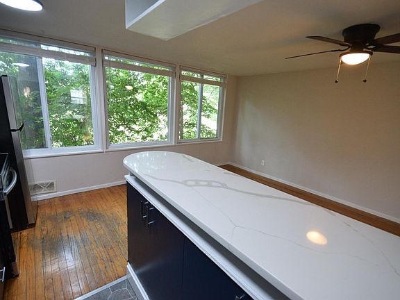 3rd image of 3719 Wyoming St #Penthouse