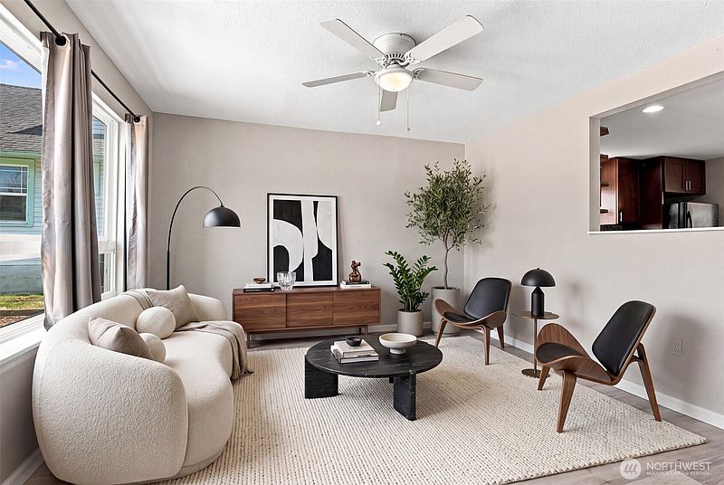 5th image of 1016 E 61st Street