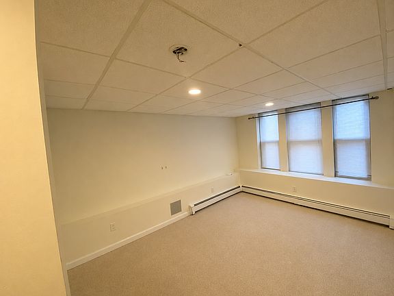 3rd image of 7B Lothian Rd #B