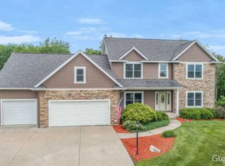 6608 Summer Meadows Dr NE, Rockford, MI 49341