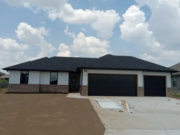 5631 W Pine Street, Springfield, MO 65802