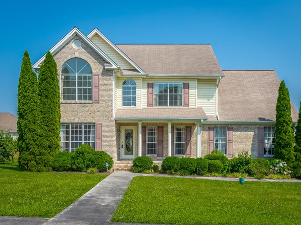8275 Stillwater Cir, Ooltewah, TN 37363