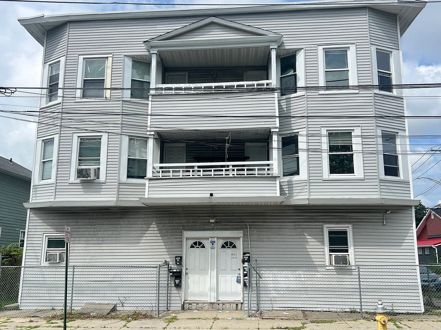 2 bed, 1.0 bath, 6578 sqft, $1,750 — Photo 3