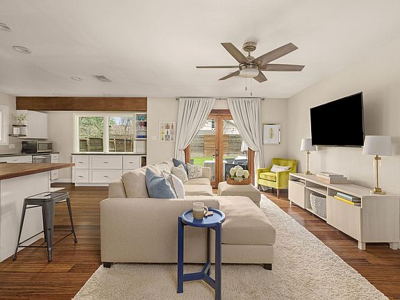 4th image of 6107 Harwin Ln