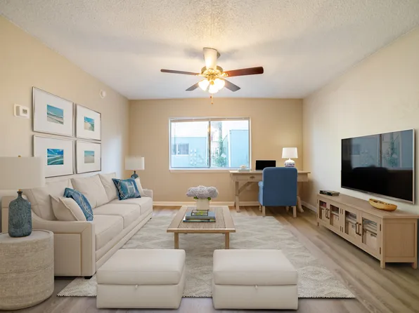 Lago Bello Apartment Homes