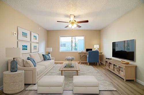 Lago Bello Apartment Homes Photo 1