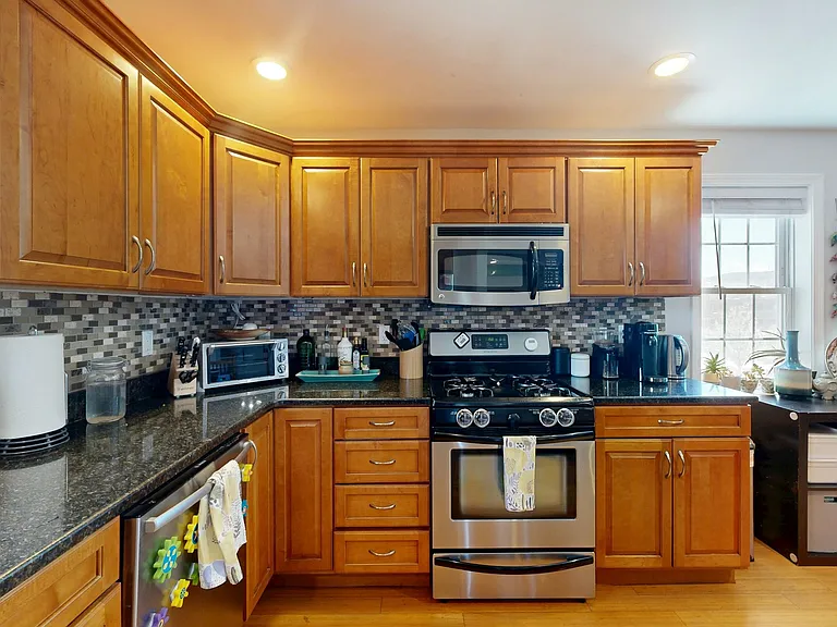 1 Hadley St #1 — Photo 13