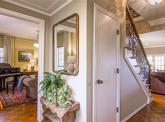4th image of 8928 Fairglen Dr